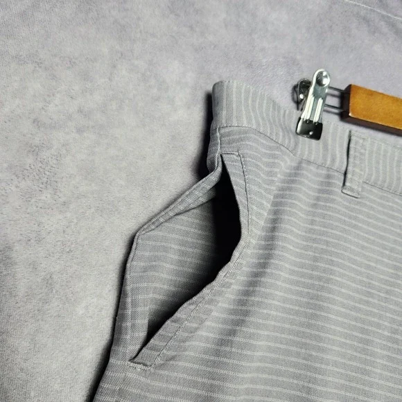 TravisMathew Mens 34 Gray Striped Golf Shorts Performance Stretch 11 Inseam - Picture 7 of 10
